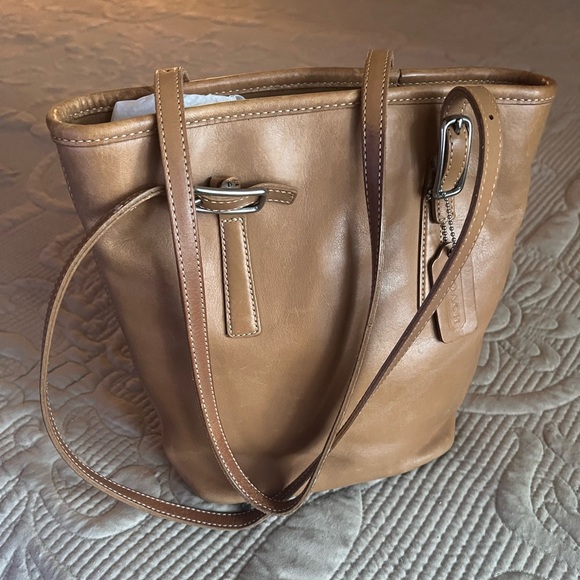 Small Coach bag - Picture 1 of 6